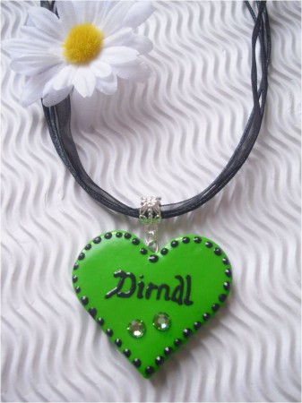 *ZU HABEN" Fimoherz grün "Dirndl" mit Swarovskiperlen